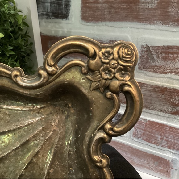 🟡 Vintage Floral Designed Metal Crafted Decor Tray - Very Unique - Very Nice - Picture 3 of 9